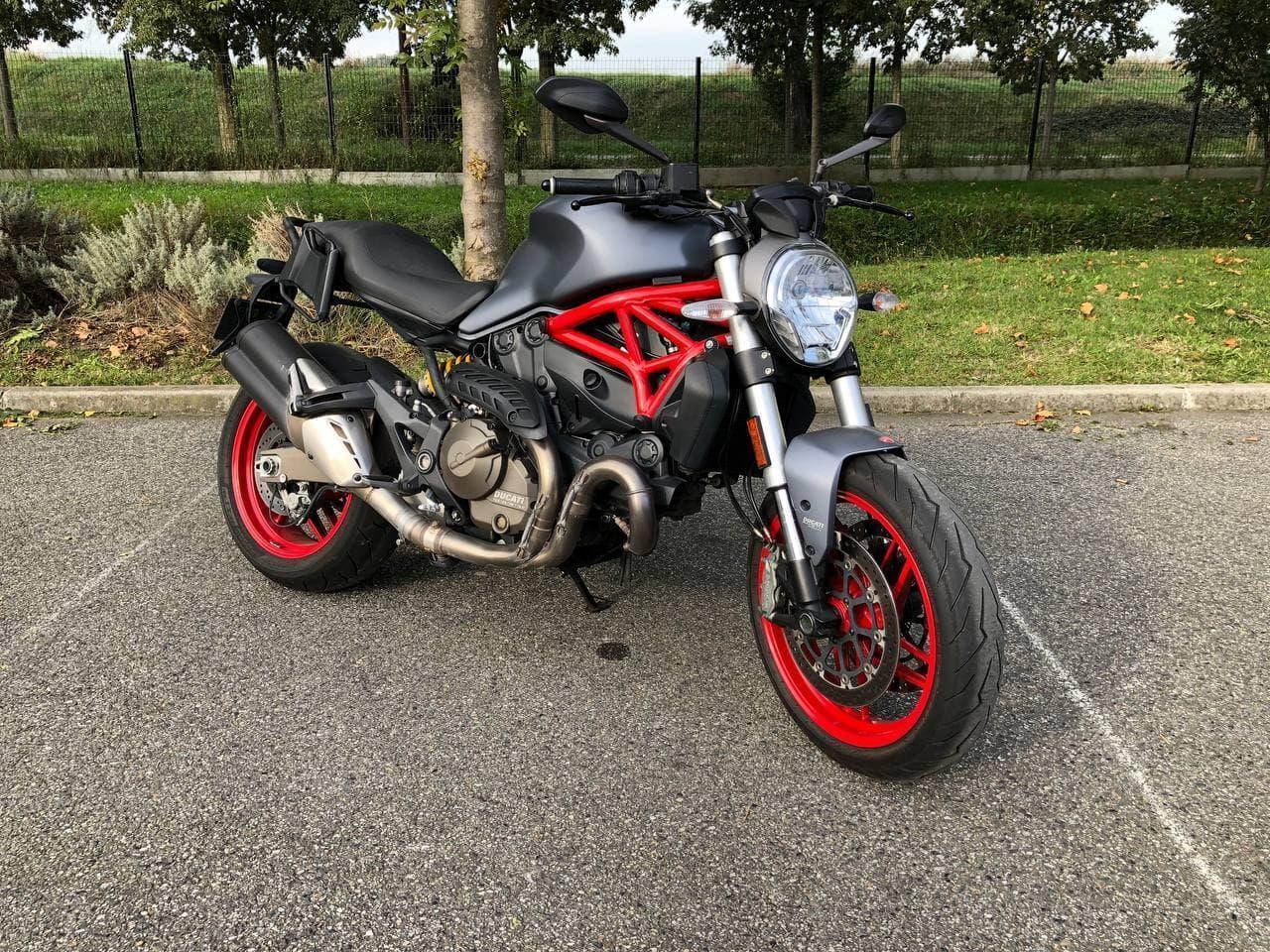 Ducati 821 monster 2017