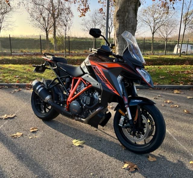 KTM 1290 Super Duke GT 2020