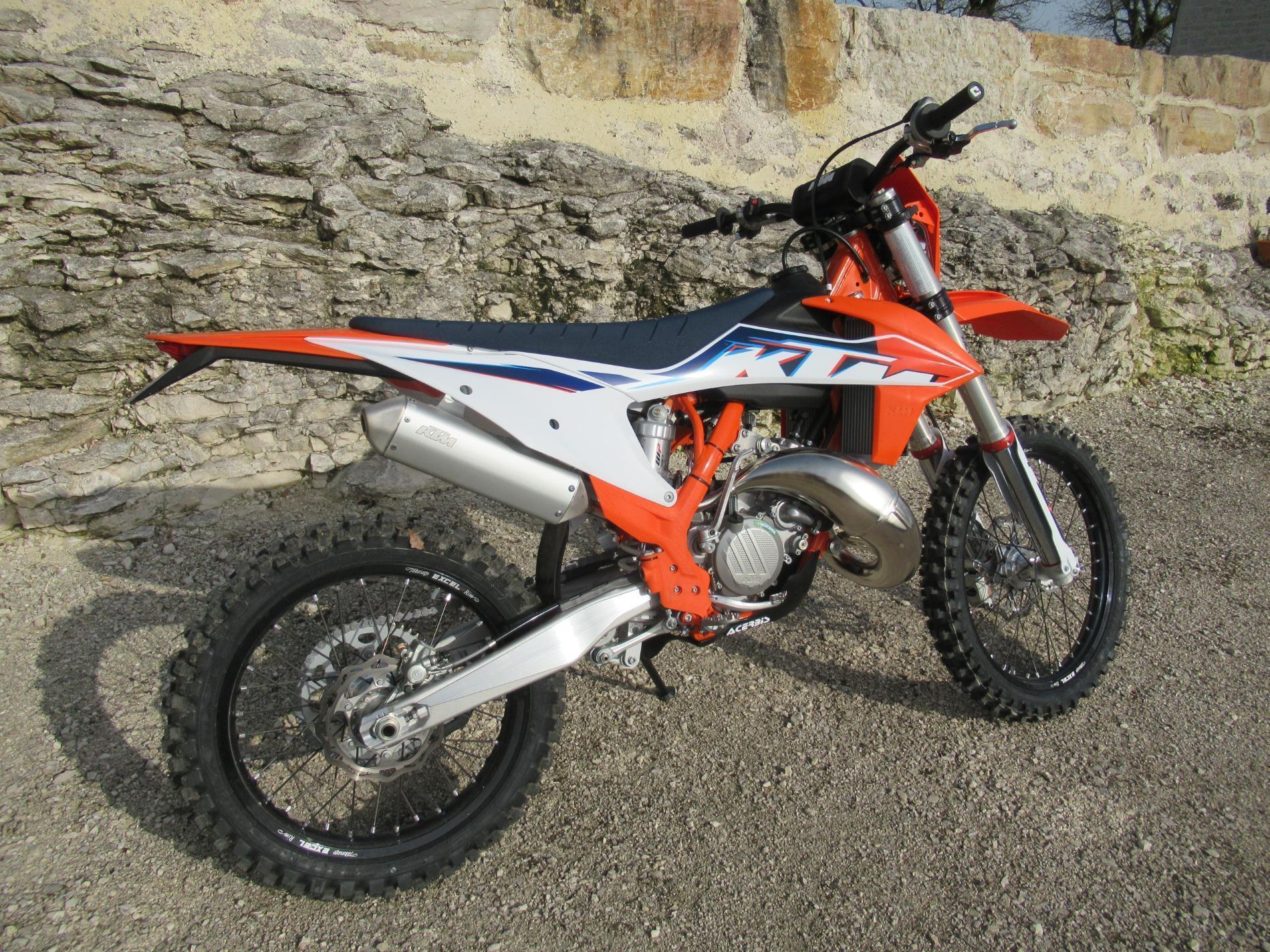 125 EXC 2022