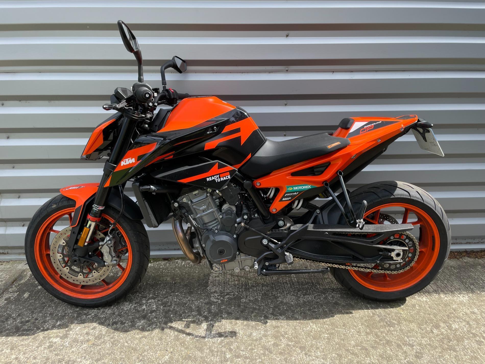 KTM 890 DUKE GP 2023
