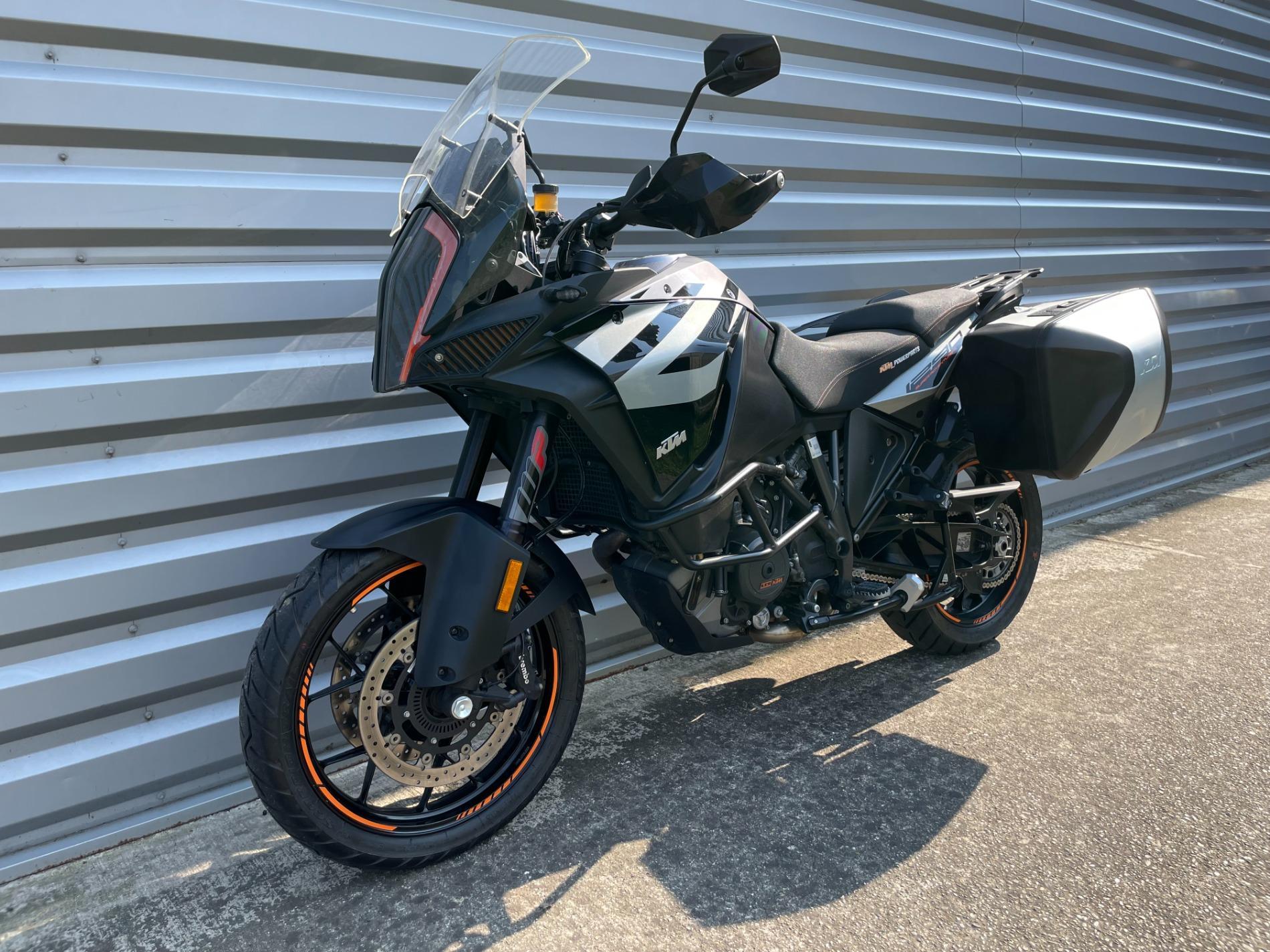 KTM 1290 SUPER ADVENTURE S 2020