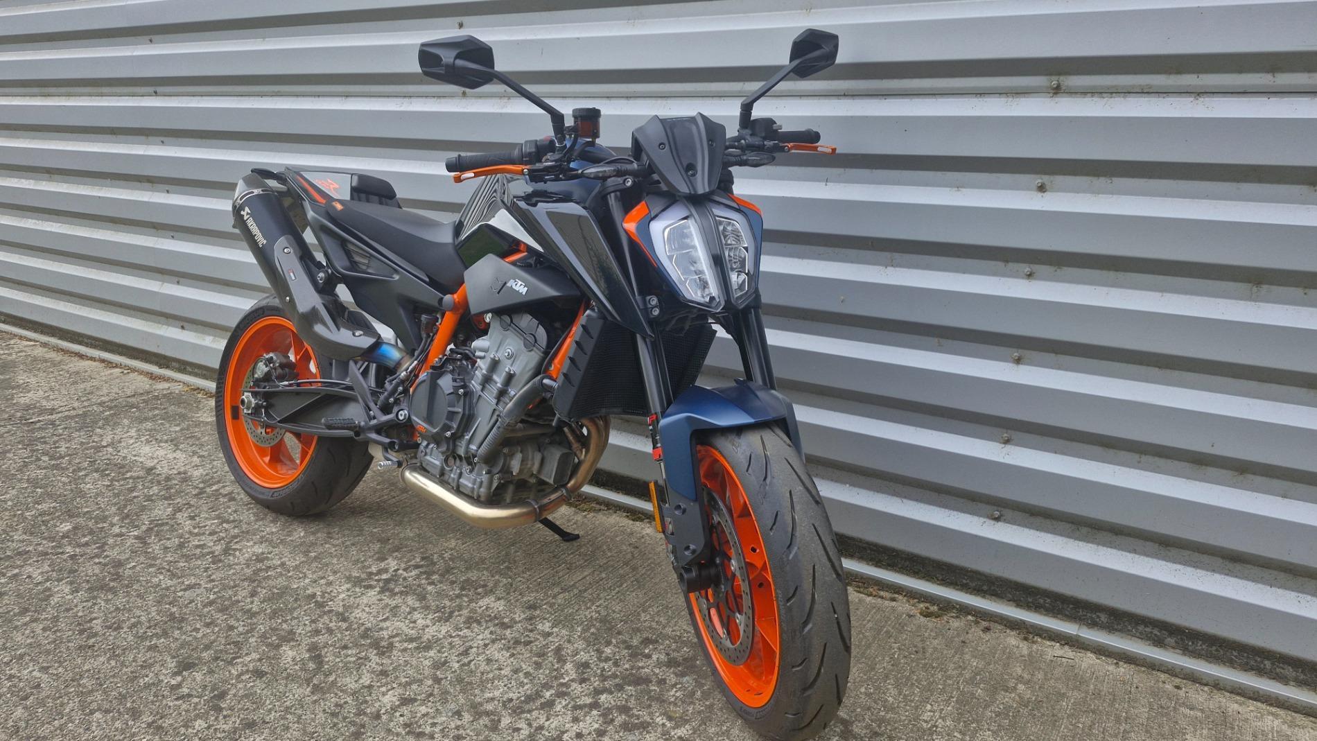 KTM 890 DUKE R 2023