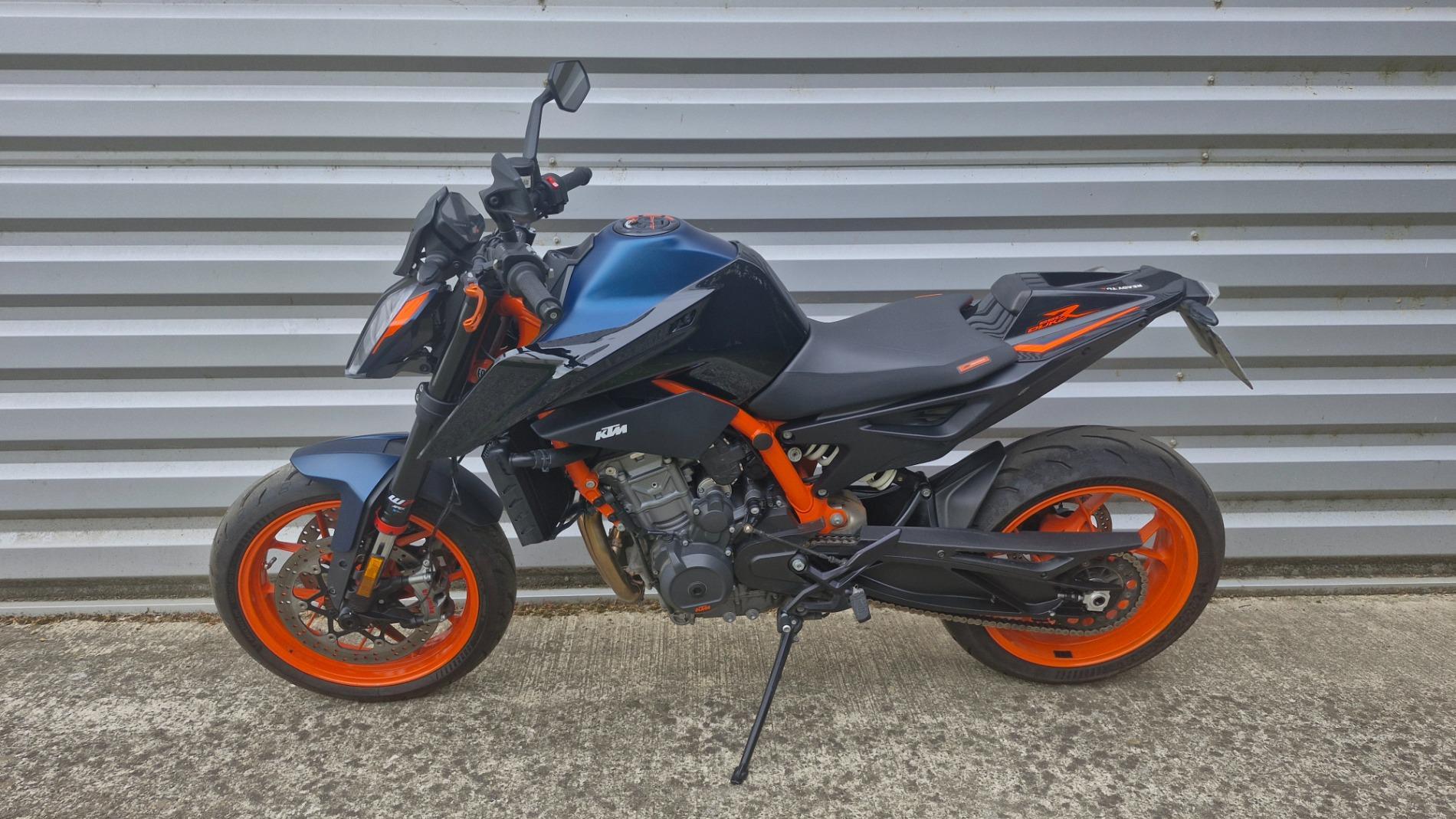KTM 890 DUKE R 2023