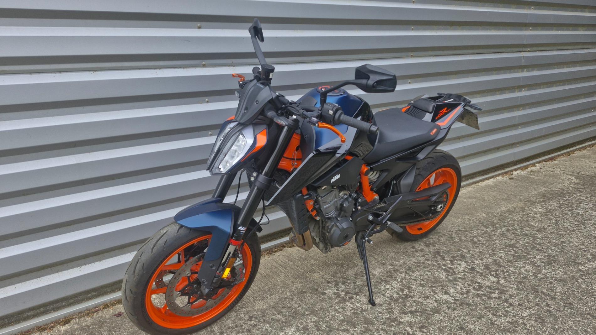 KTM 890 DUKE R 2023