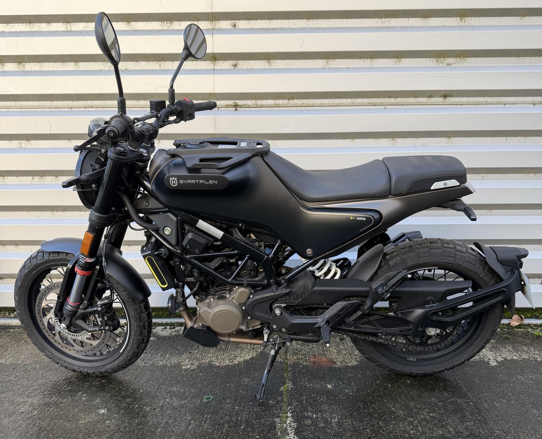 Husqvarna 125 svartpilen