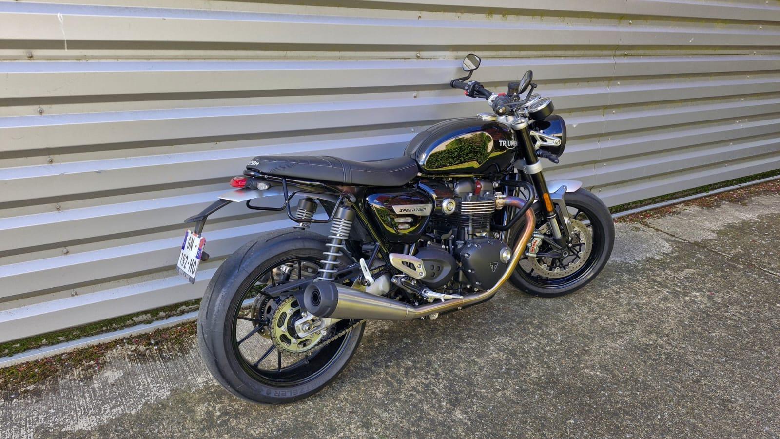 TRIUMPH 1200 SPEED TWIN