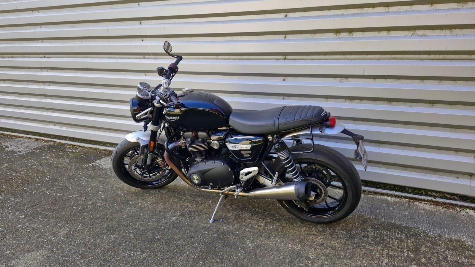 TRIUMPH 1200 SPEED TWIN