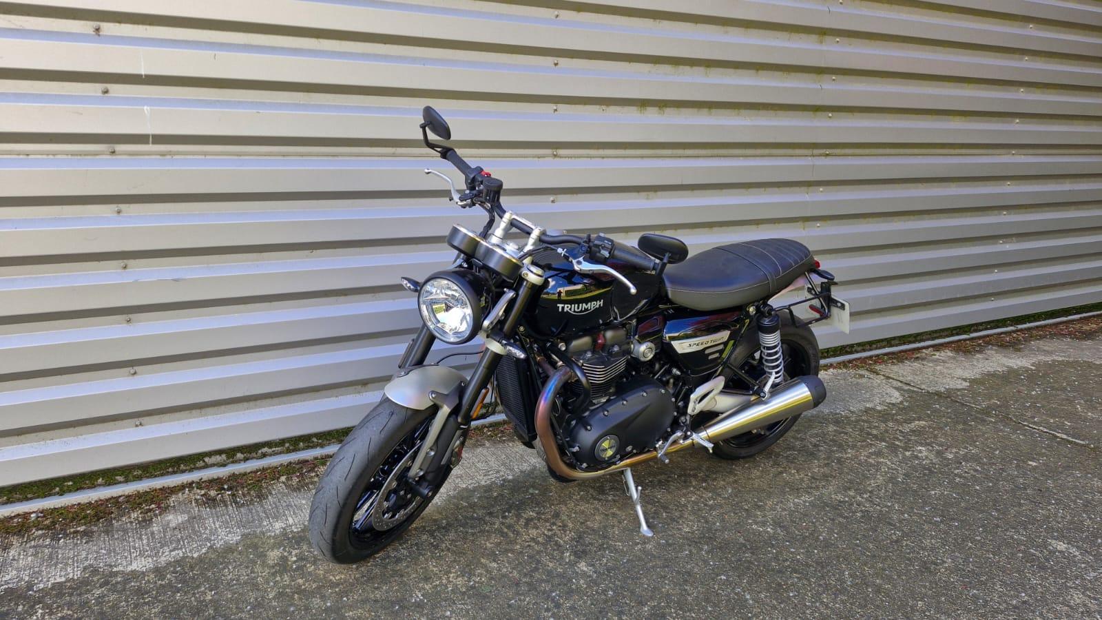 TRIUMPH 1200 SPEED TWIN