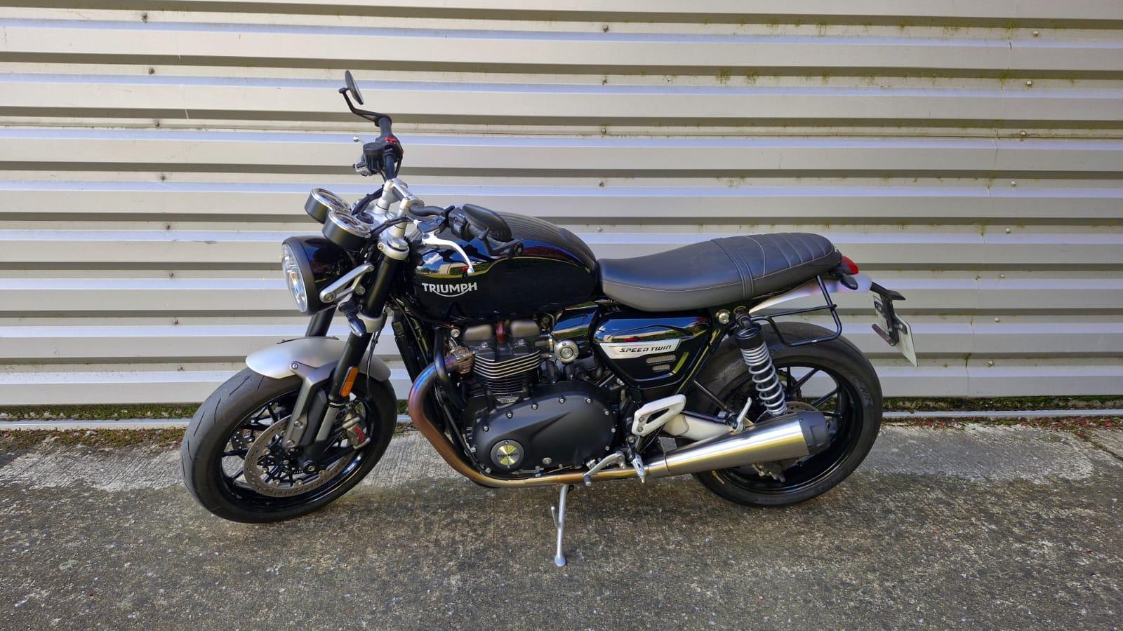 TRIUMPH 1200 SPEED TWIN