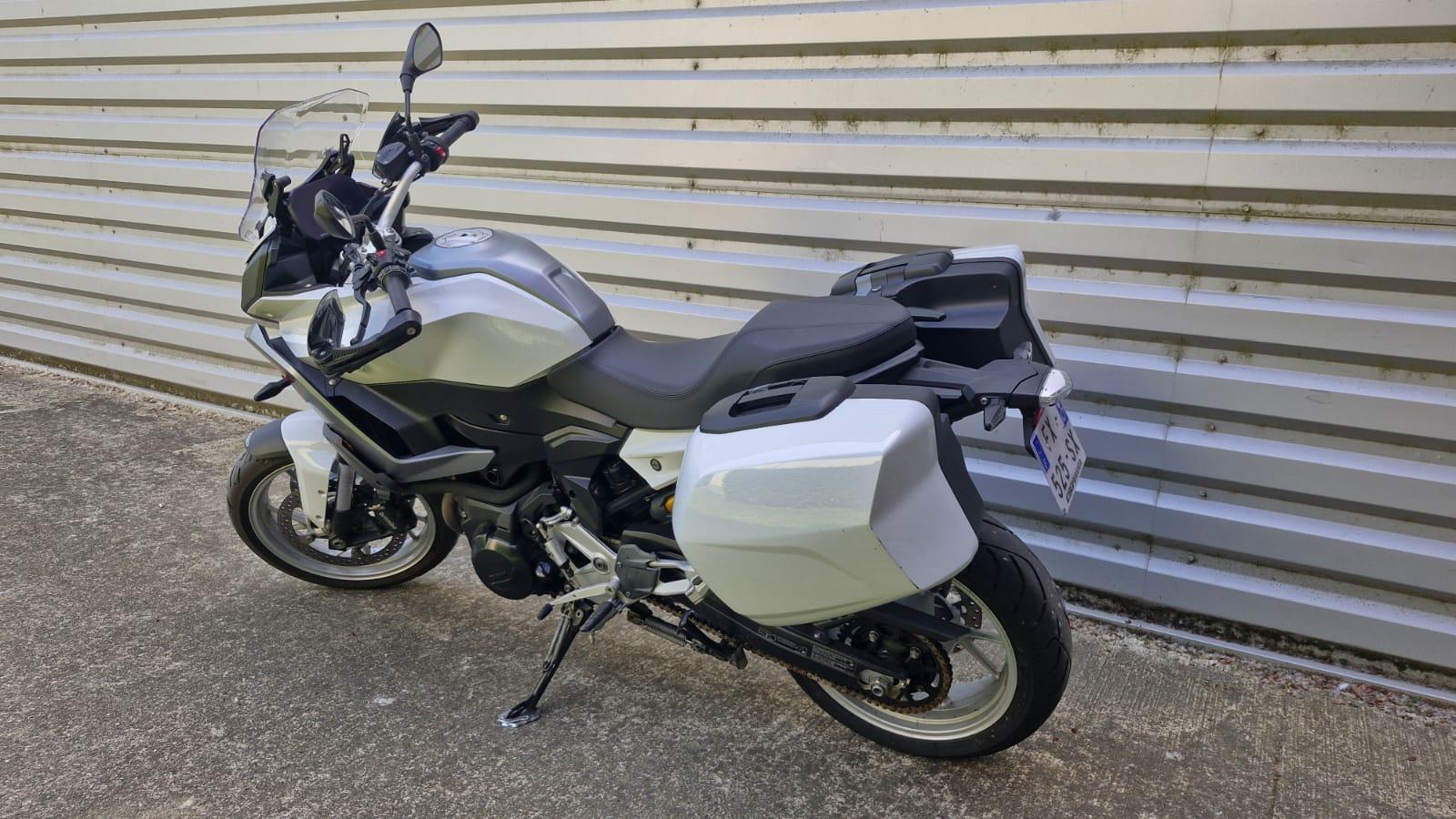 BMW F 900 XR A2