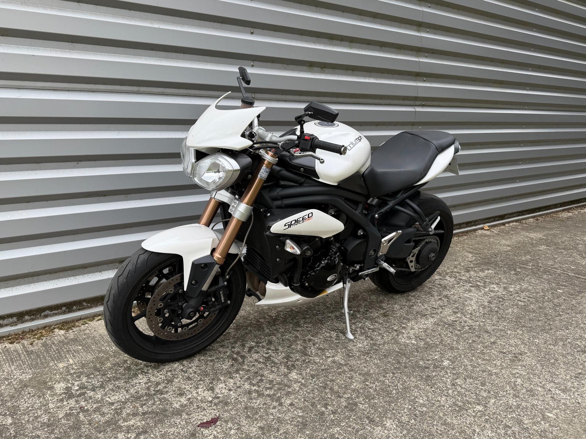 1050 SPEED TRIPLE