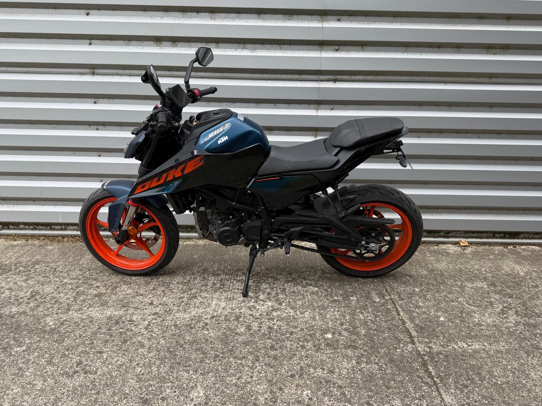 125 DUKE