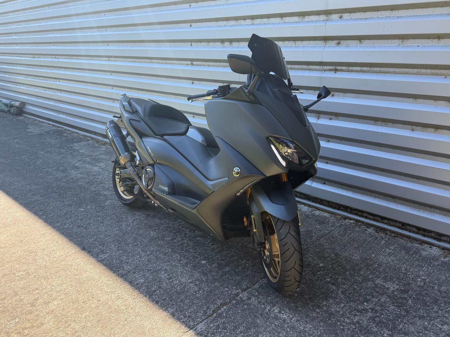 TMAX 560