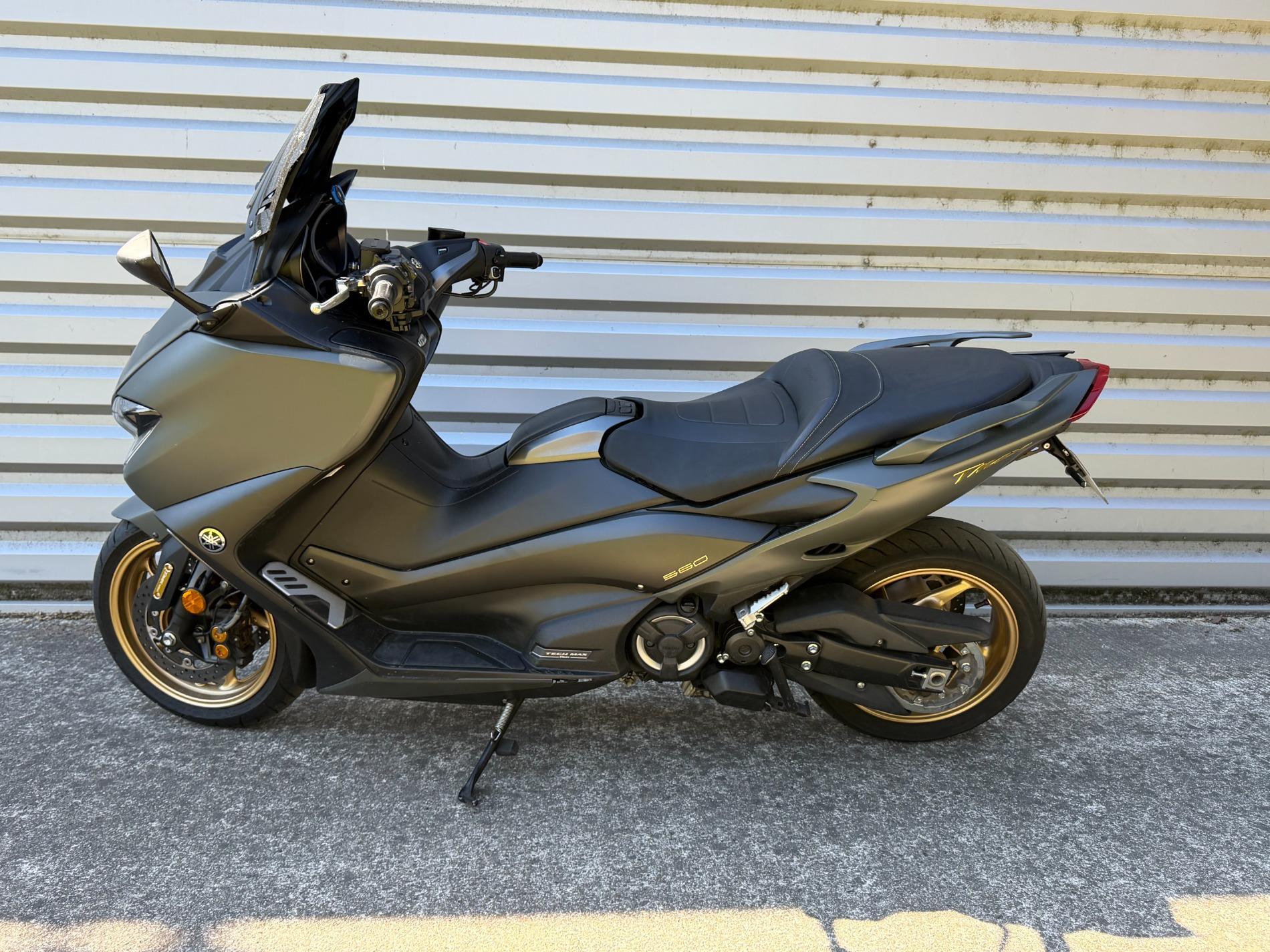 TMAX 560