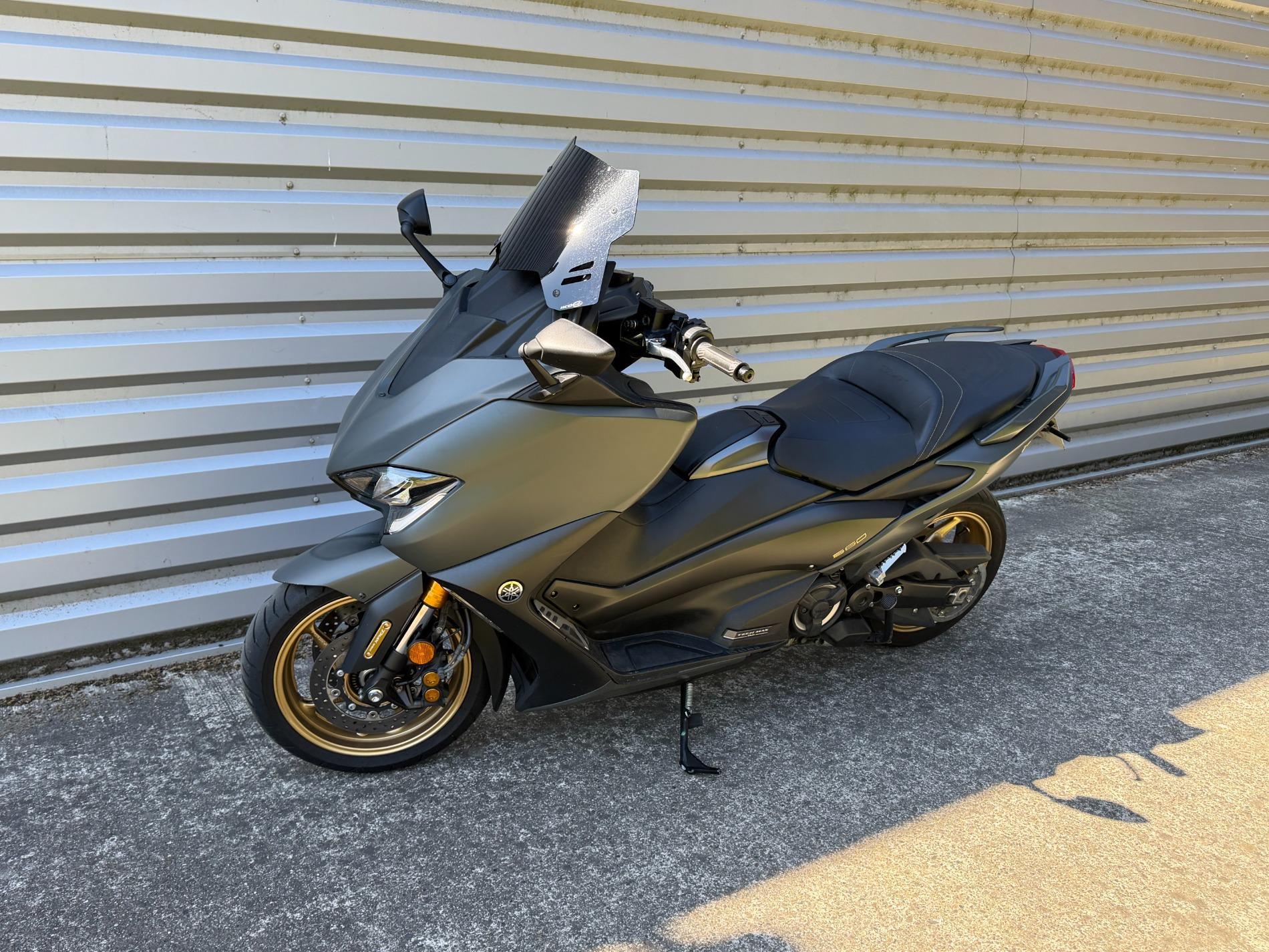 TMAX 560