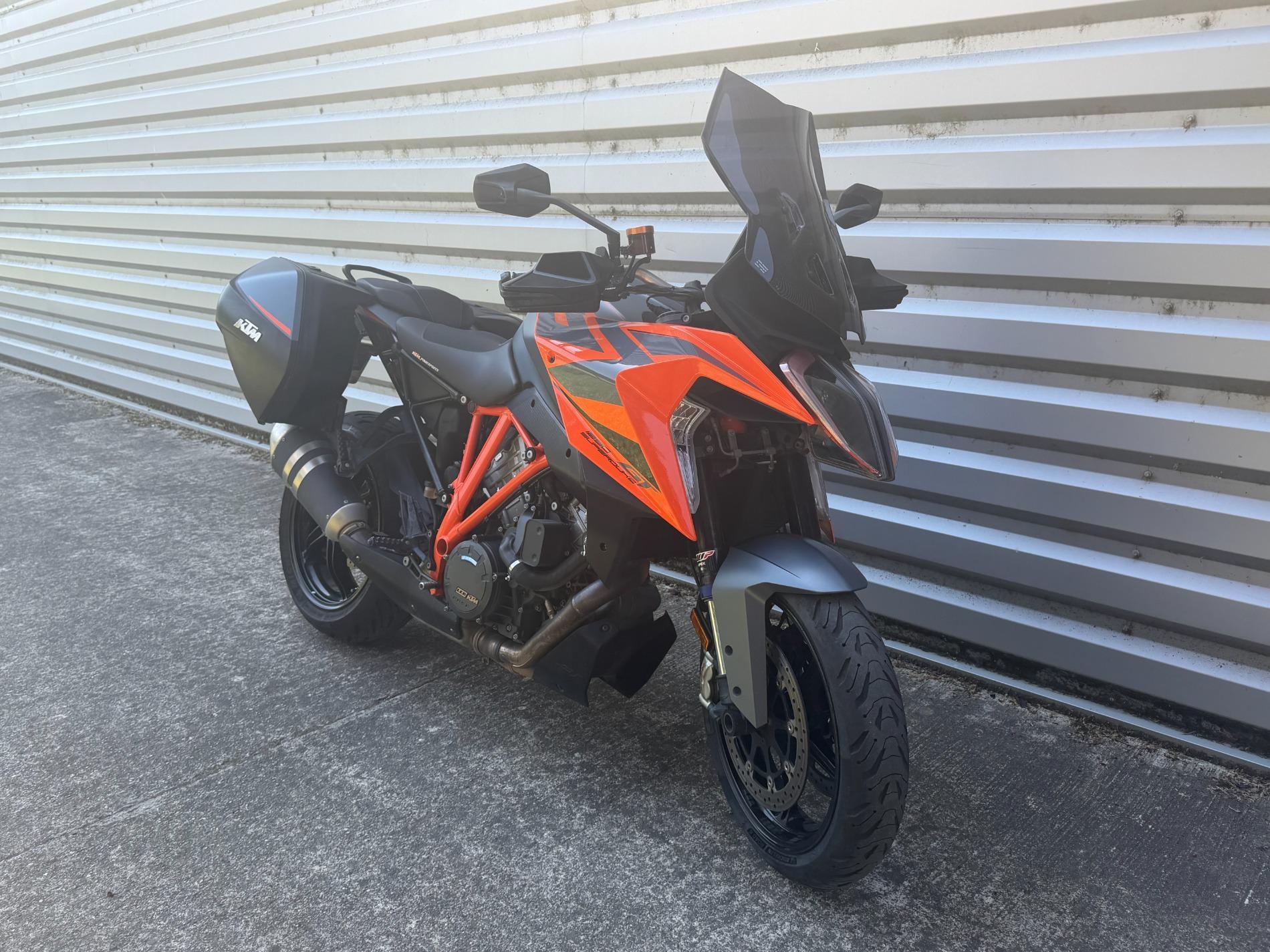 KTM 1290 SUPER DUKE GT 2022