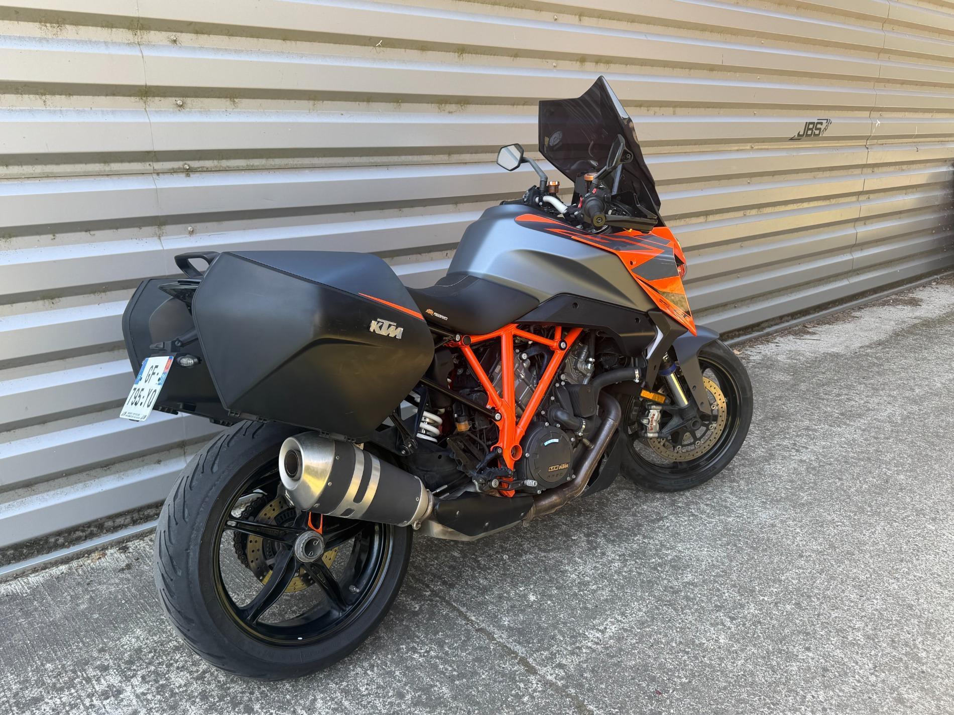 KTM 1290 SUPER DUKE GT 2022