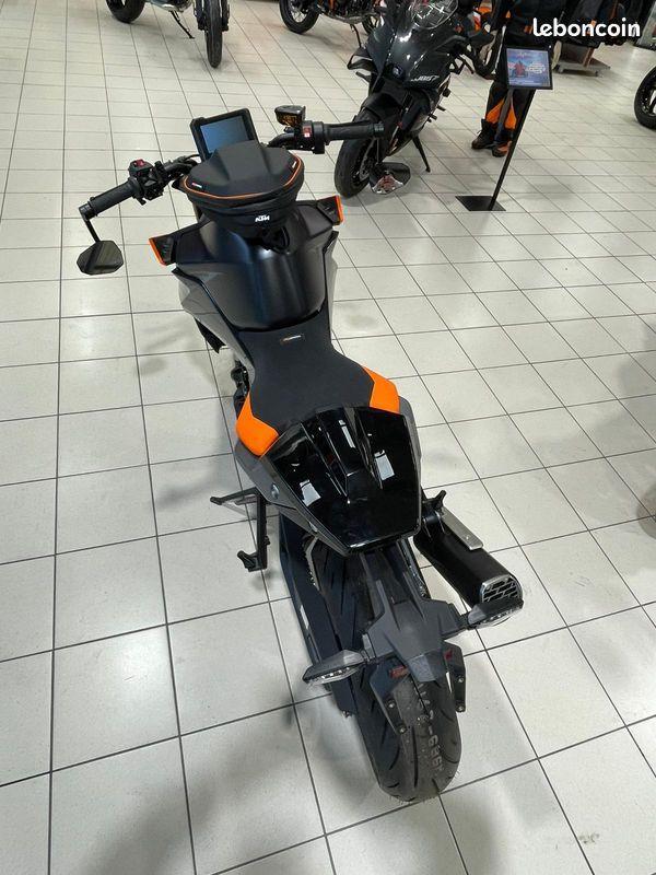 KTM 990 DUKE